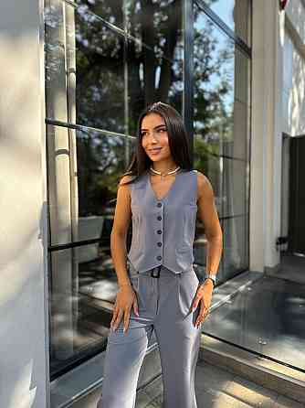 Женский брючный костюм двойка: жилет и брюки турецкая костюмка Графит, 44 Одесса