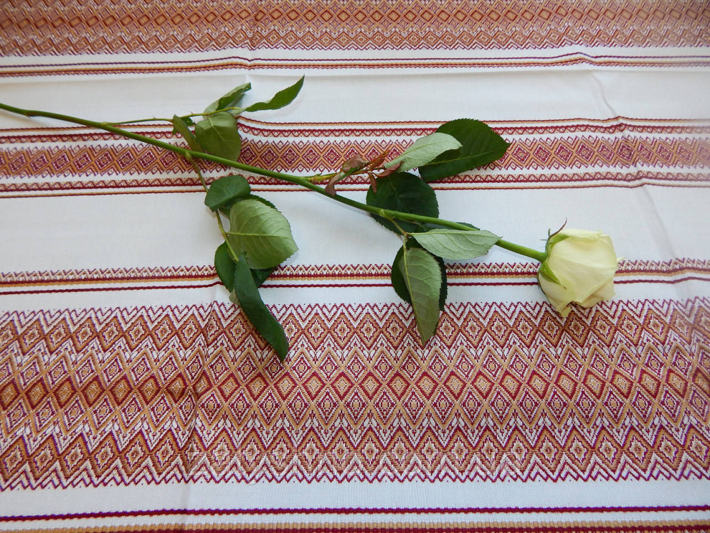 Коричневая скатерть с вышивкой Киев - изображение 8