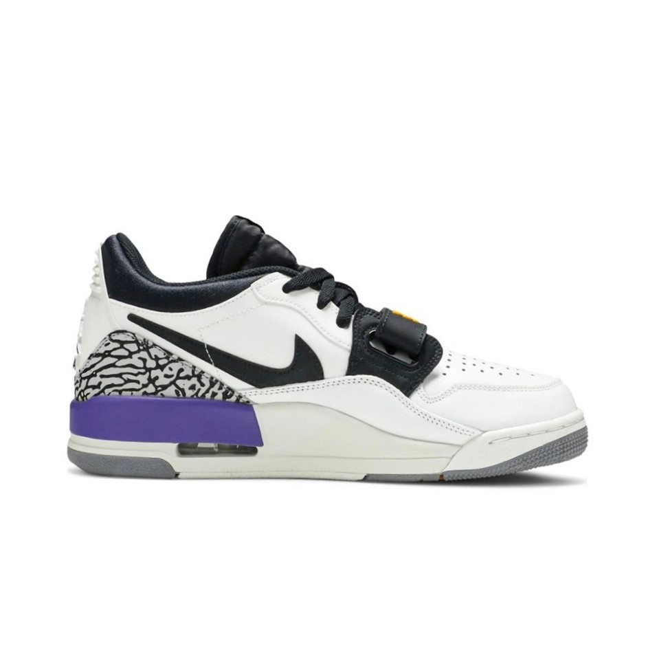 Чоловічі Кросівки Nike Jordan Білі Шкіряні Джордани Найк (розміри: 41,42,43,44,45) Відео Огляд Дніпро - фото 1