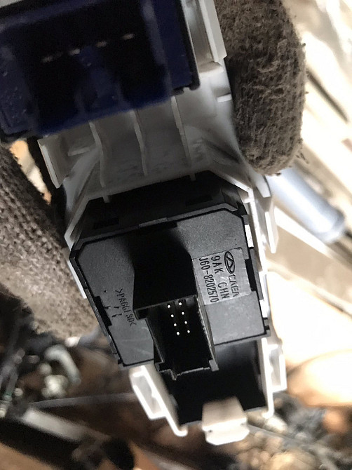 Блок управления зеркалами — Chery Tiggo 4 (2018–2025) Киев - изображение 1