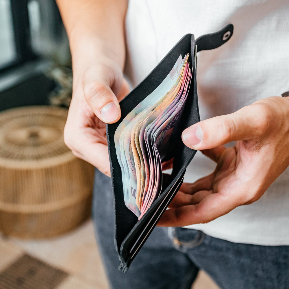 Гаманець чоловічий з натуральної шкіри Crazy Horse, стильний гаманець на кнопці для хлопця, чорнийMasterSem Київ - фото 1