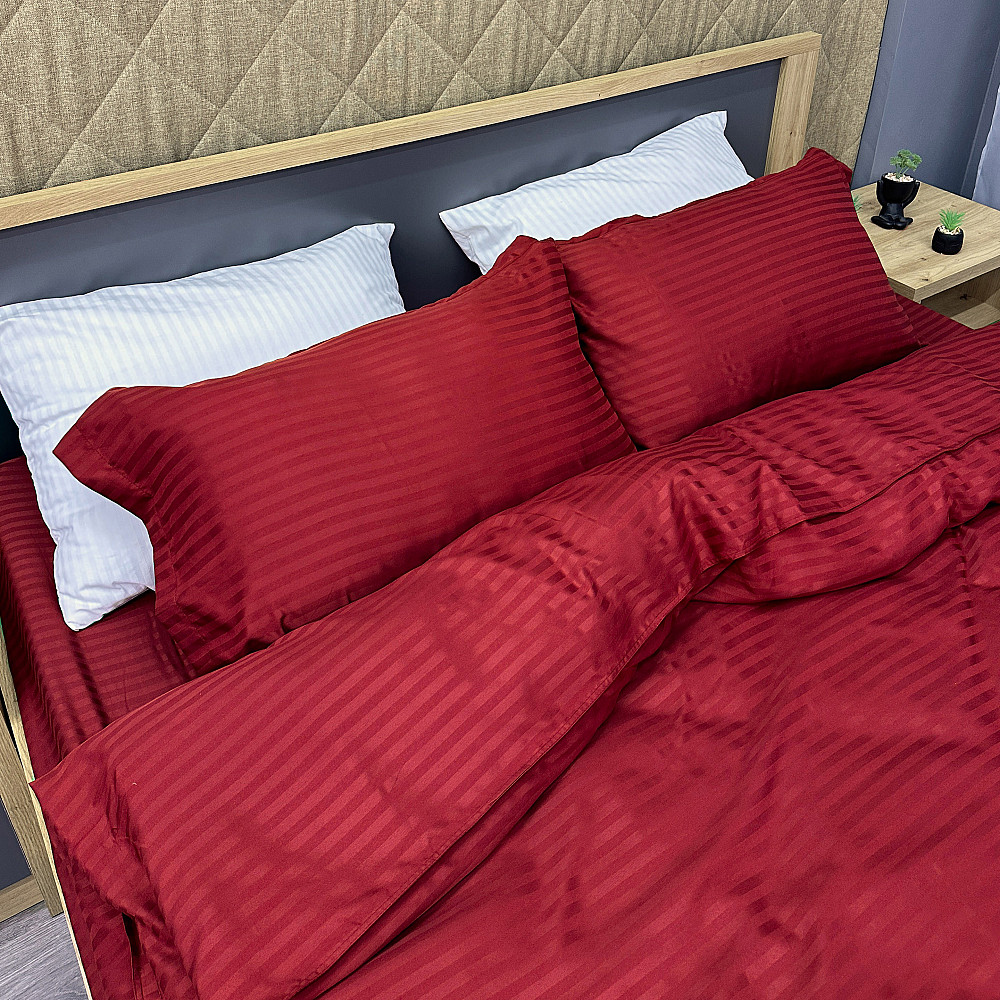 Комплект постільної білизни Страйп-сатин Двоспальний 180х220 з простирадлом на резинці Червоний (88-167) Київ - фото 1