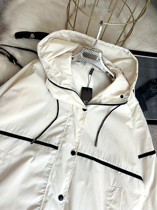Женская ветровка оверсайз с двойным капюшоном плащевка эмми Белый, 42/46 Одесса - изображение 5