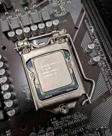 Мощный комплект для игрового ПК s1200 GIGABYTE Z590D i7-11700 32GB DDR4 SSD m.2 512GB. Харьков