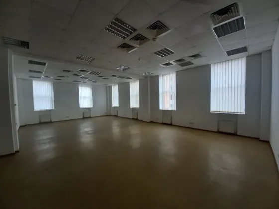 Офіс з гарним ремонтом, 4 поверх Самий центр міста (вул Шевченка) Зручне планування, просторі кімнати (див. план) Дніпро