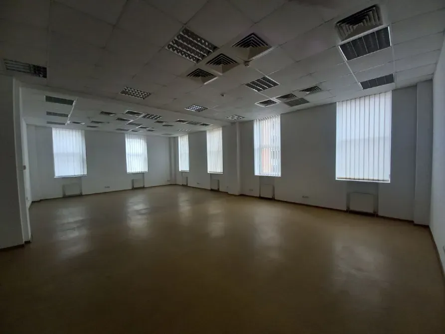 Офіс з гарним ремонтом, 4 поверх Самий центр міста (вул Шевченка) Зручне планування, просторі кімнати (див. план) Дніпро - фото 1