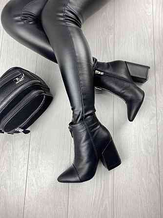 Стильні жіночі шкіряні демісезонні черевики на підборах 9 см. чорні (2725) р. 39, 40 / Черевики Коломия