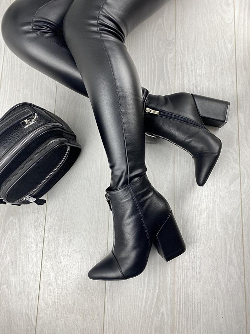 Стильні жіночі шкіряні демісезонні черевики на підборах 9 см. чорні (2725) р. 39, 40 / Черевики Коломыя - изображение 2