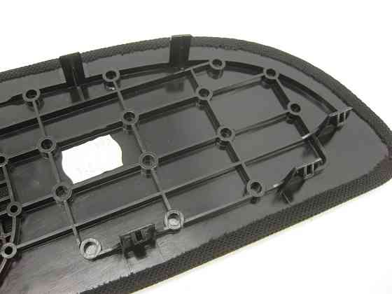 Mercedes-Benz  A2116900130 9F88 Накладка динаміка в задній полиці чорна E-Class W211 CLS C219 Одеса