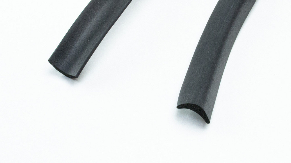 Уплотнитель УАЗ 469 низ (2200 мм) дверей Мукачево - изображение 1