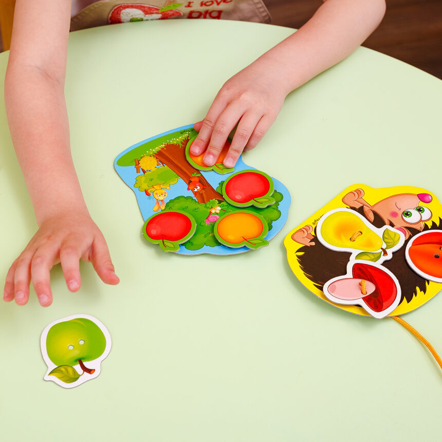 Игра-шнуровка с липучками 