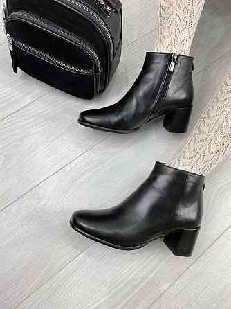 Stepter Черевики жіночі STEPTER чорні натуральна шкіра каблук 5.5см висота 10см 35р.-22.5см 37р Коломыя