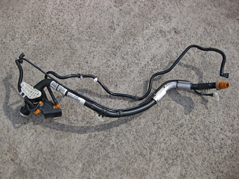 Mercedes-Benz  A2514702720 Заливна горловина бензинова R-Class W251 Одесса - изображение 1